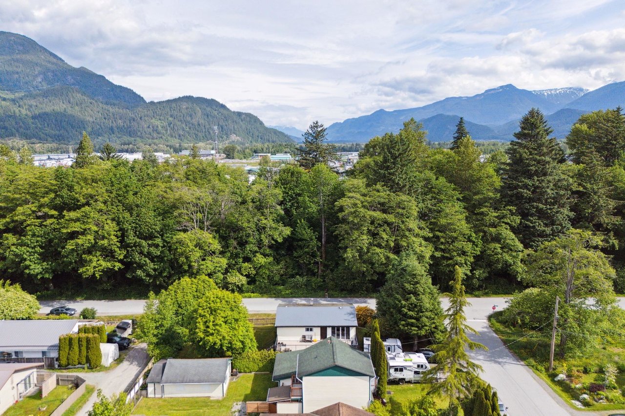 38891 Newport Road, Squamish
