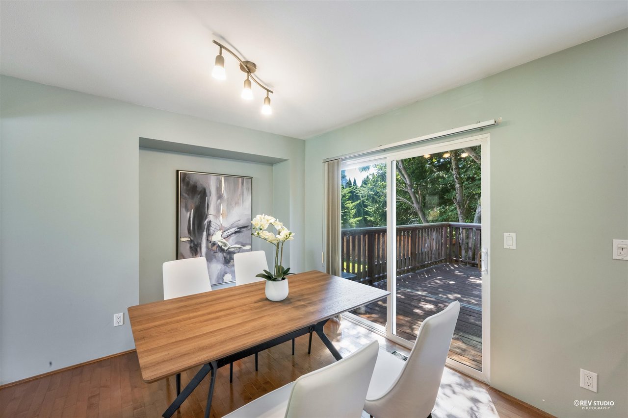 3162 Bute Cres