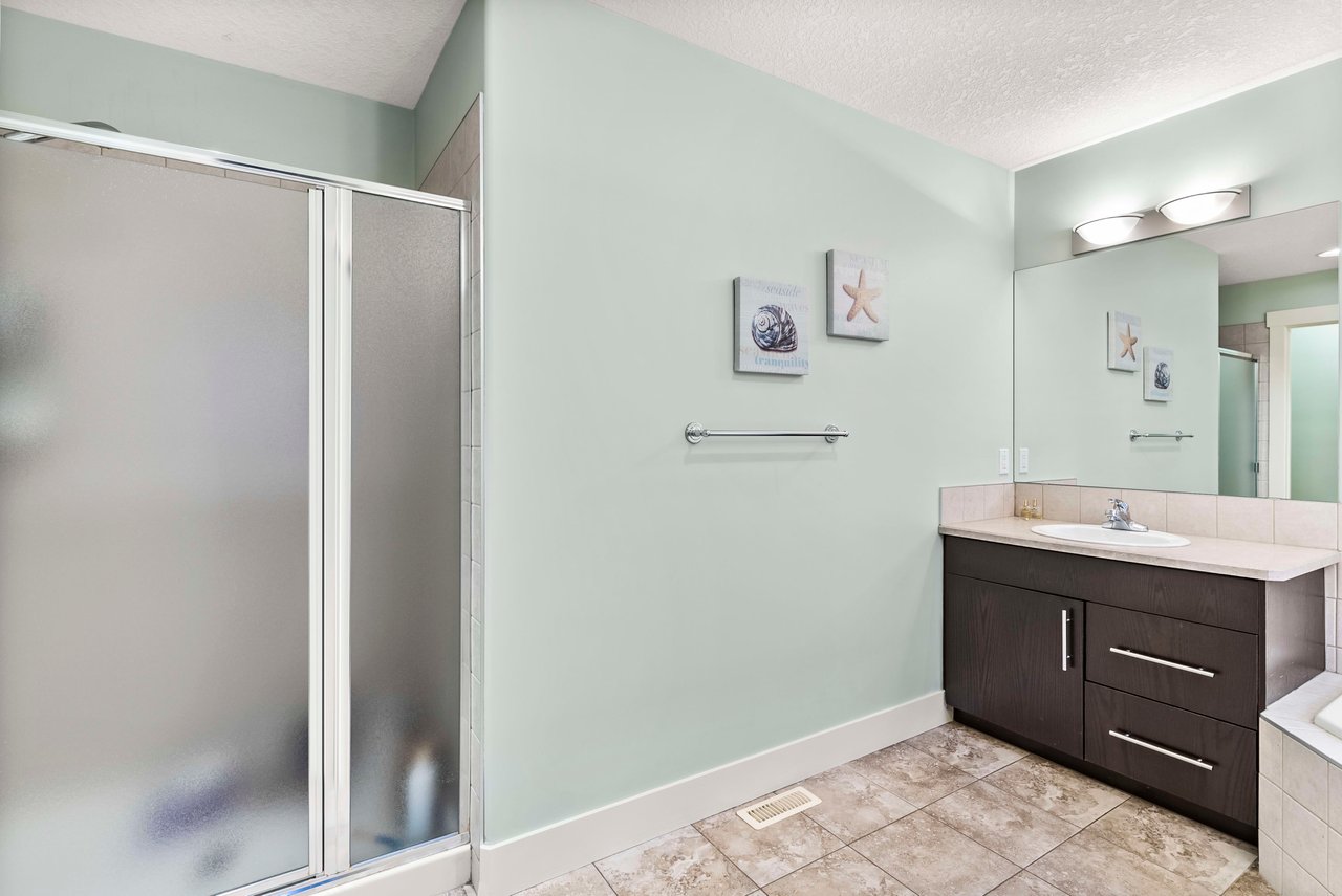 19 Tom Hoppe Mews SW