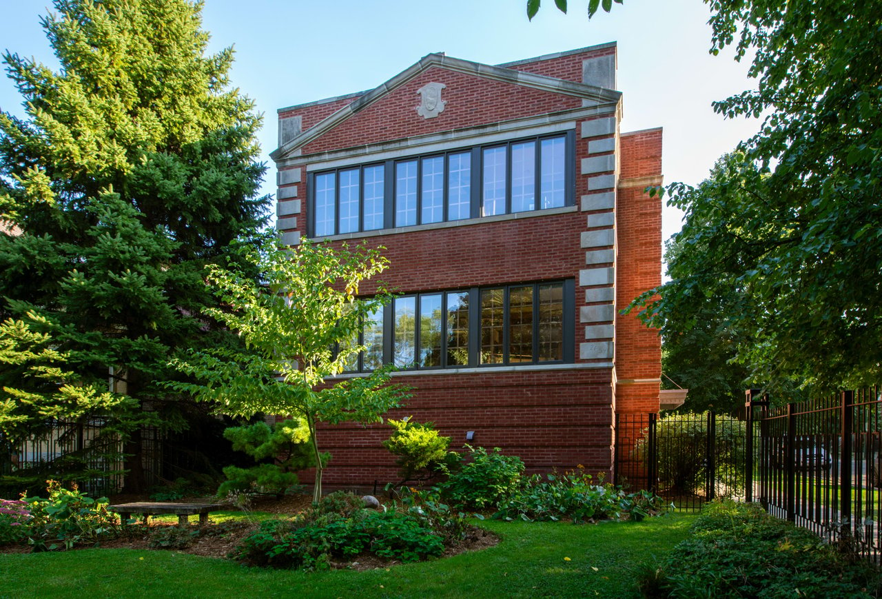 Charming Prairie-Style Logan Square Home: 2657 W. Logan Blvd