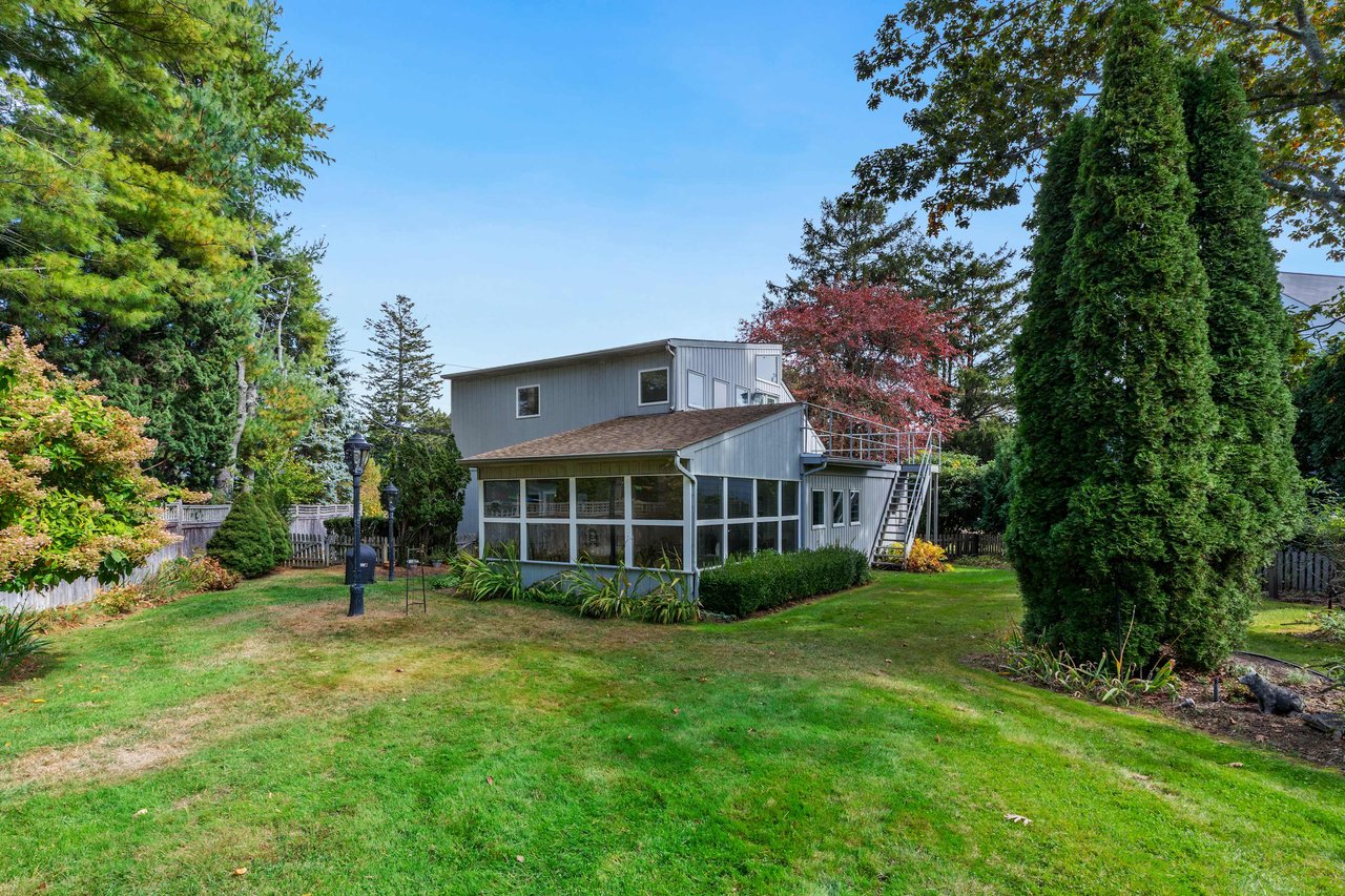 RARE OPPORTUNITY UNDER $1MM