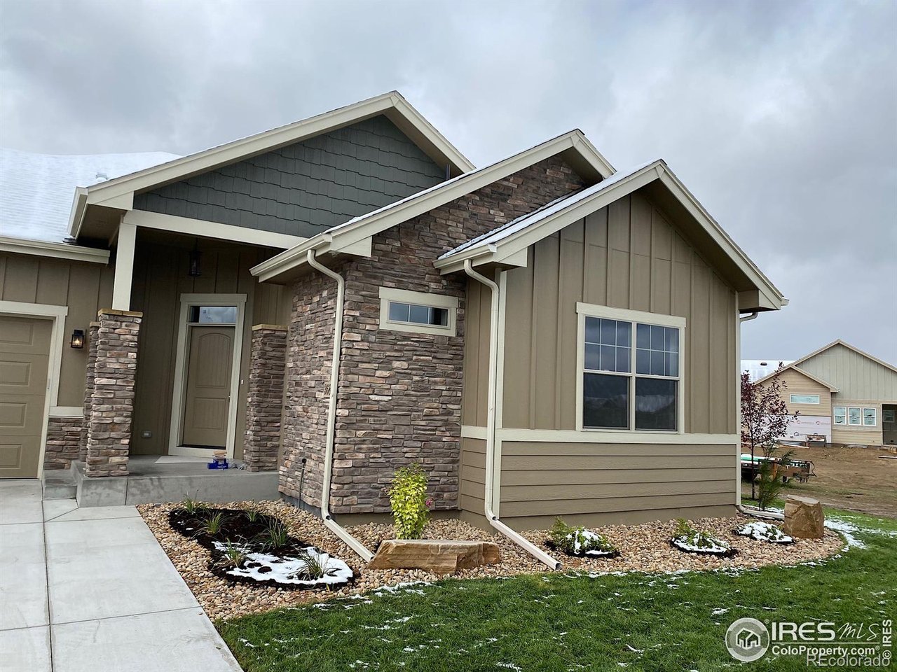3687 Saguaro Dr
