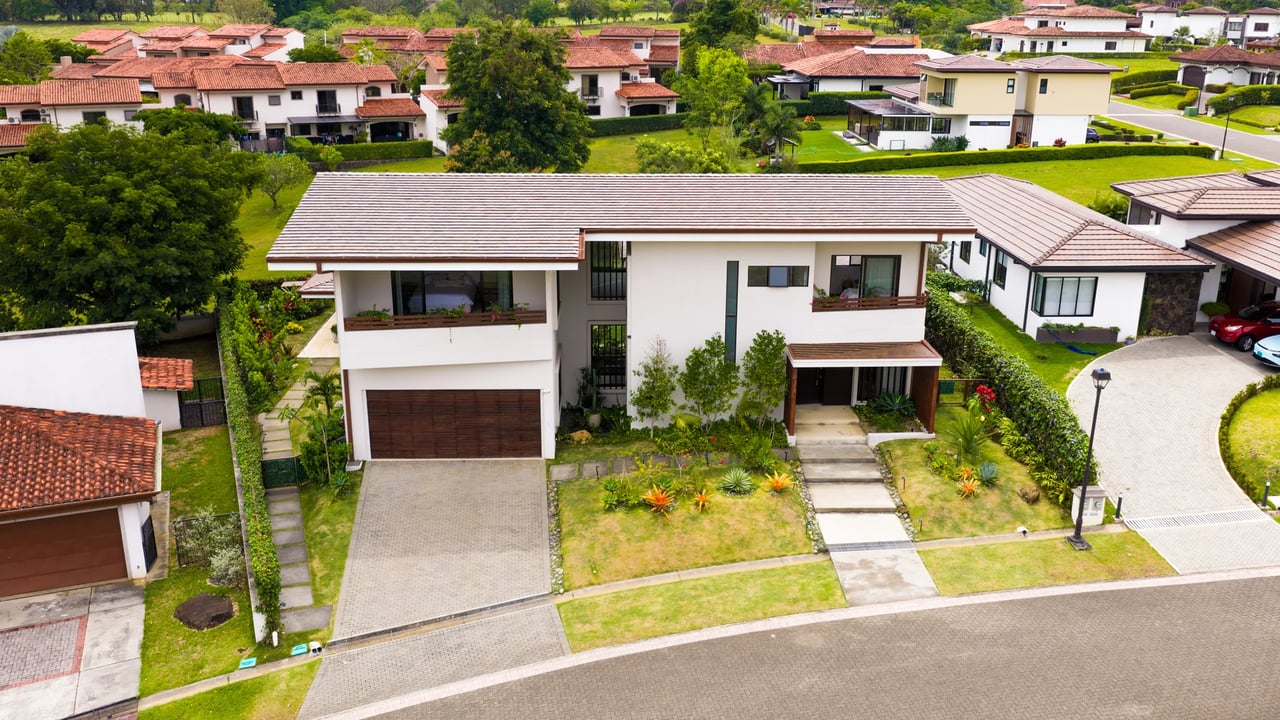 Modern Family Residence, Guacima, Alajuela