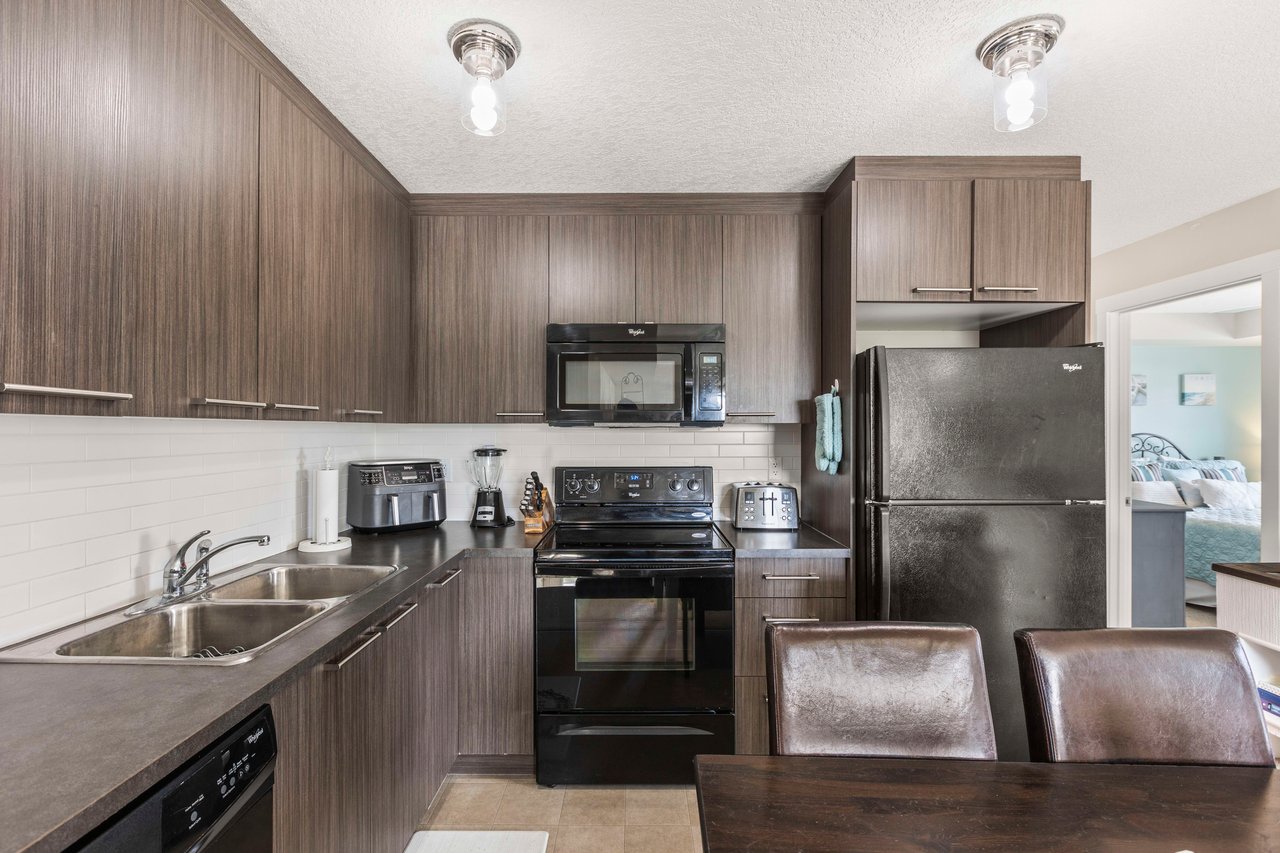 244, 300 Marina Drive Unit: 244