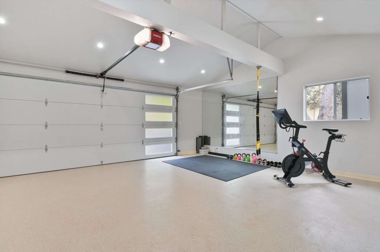 33 Bonnie Brae Dr