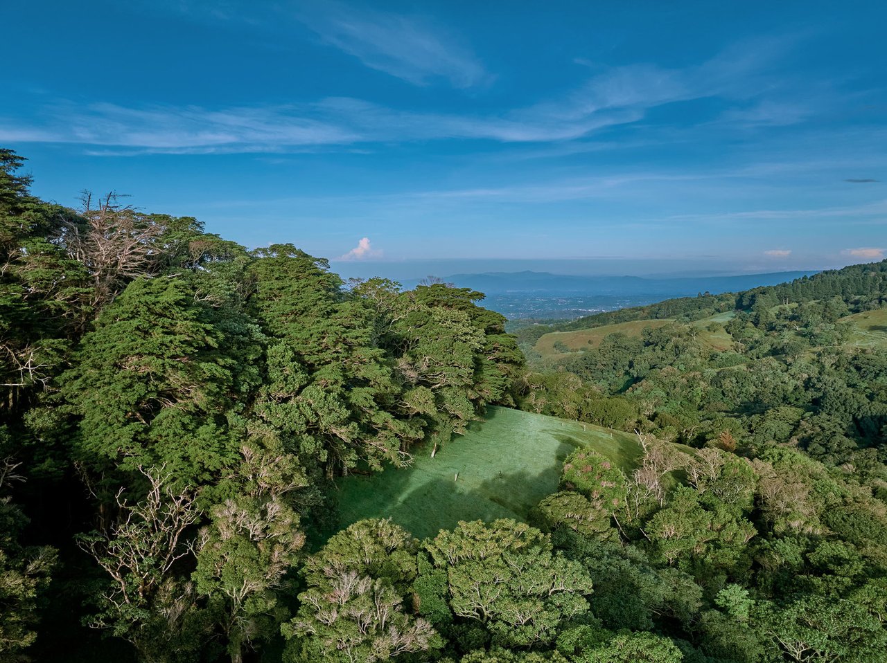 Vast Mountain Farm Acreage, Heredia