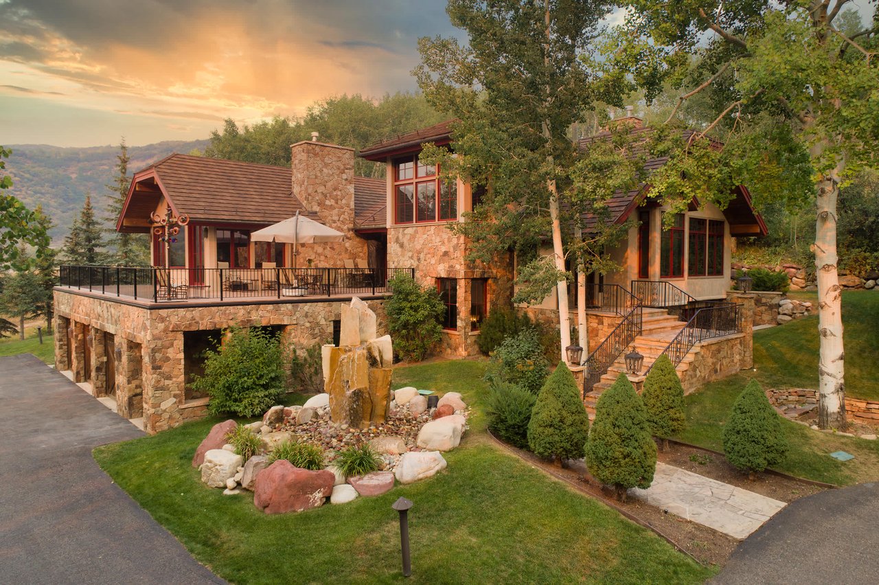 Beautiful Home with Ski-in/Ski-out Access  