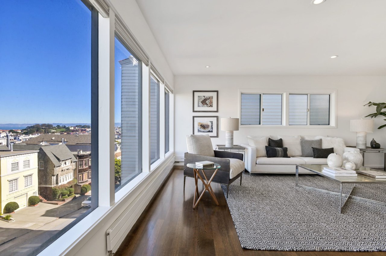 Renovated Three Bedroom Cow Hollow Condo