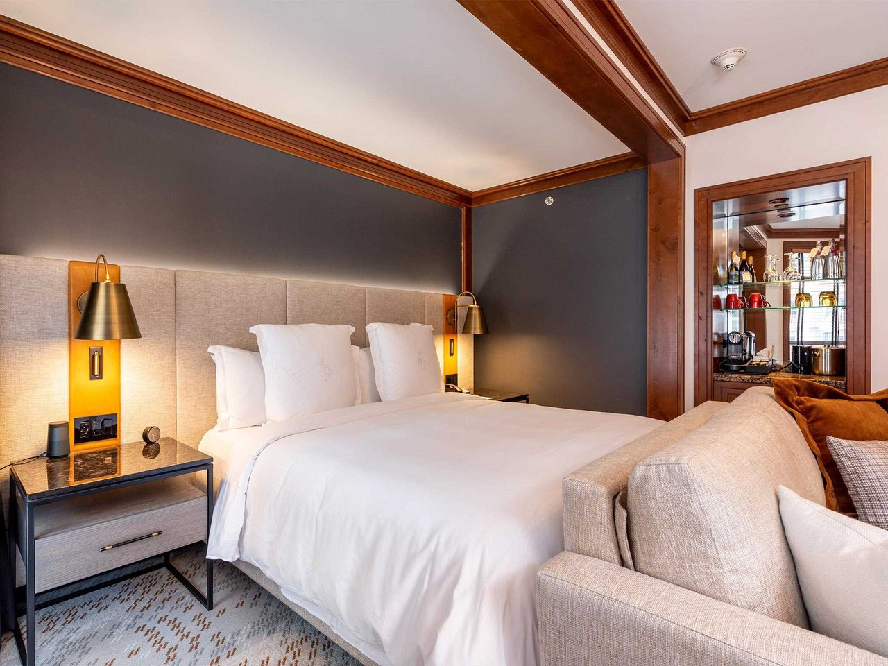 557-4591 Blackcomb Wy