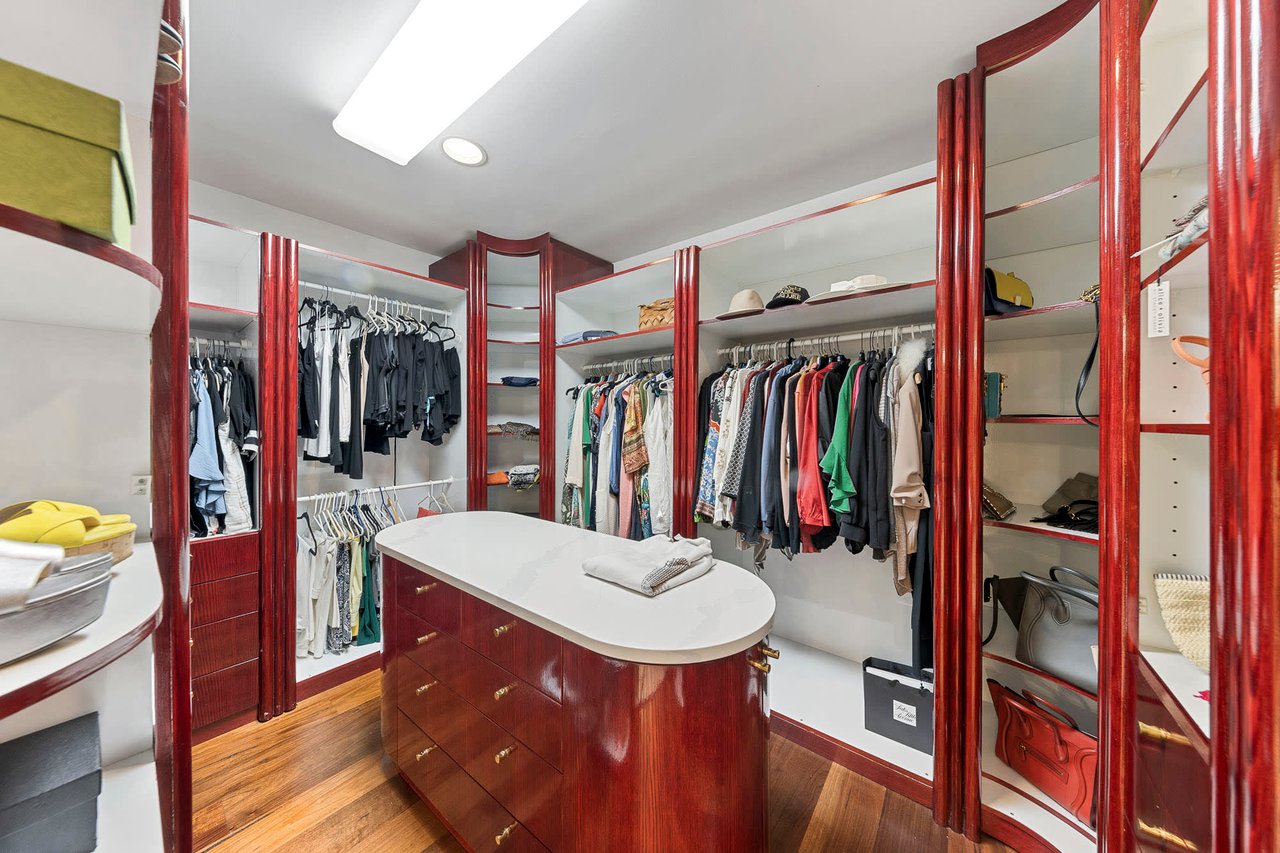 14 E Hill Ct, Cresskill