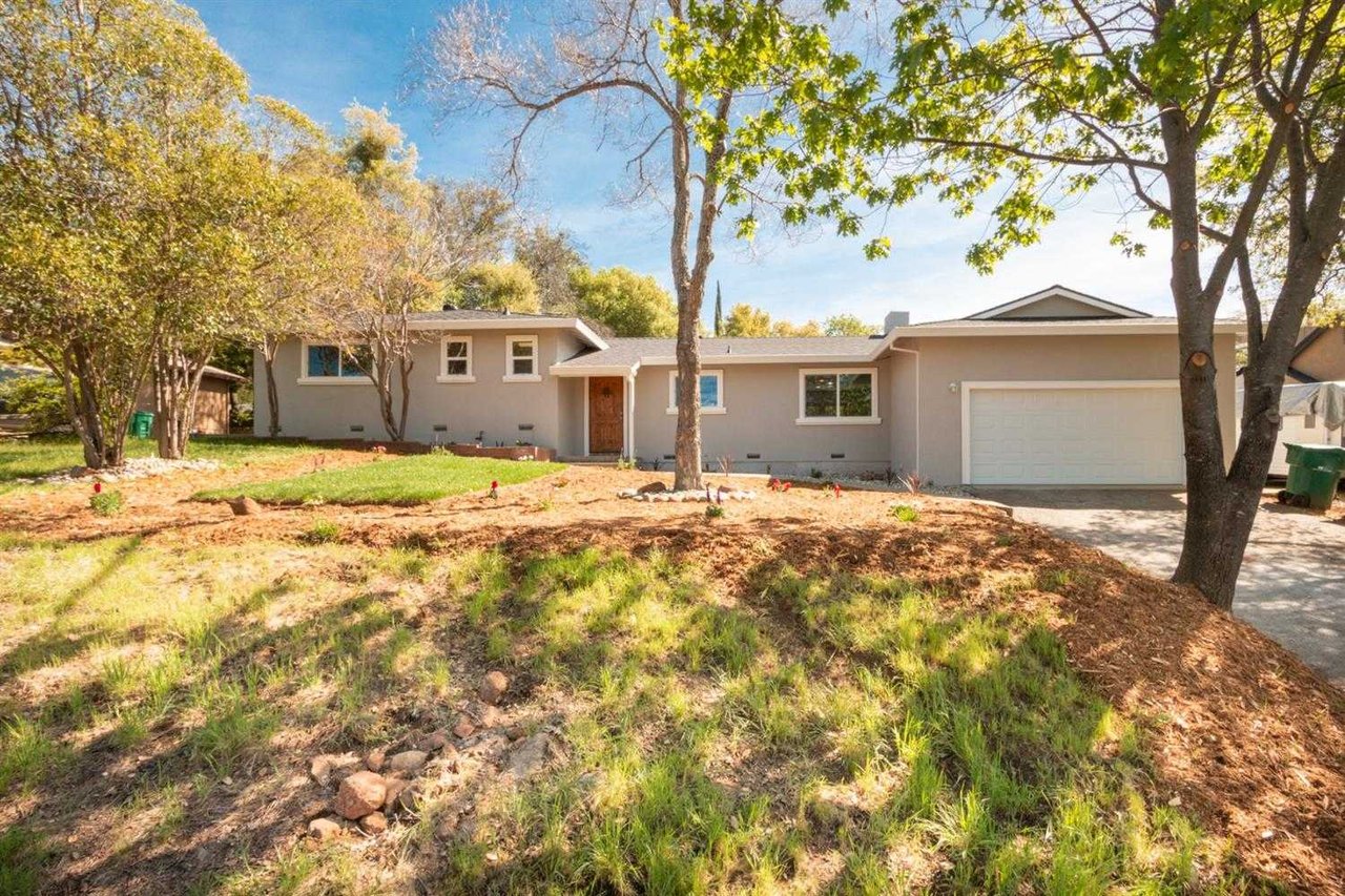 3857 Fairway Dr