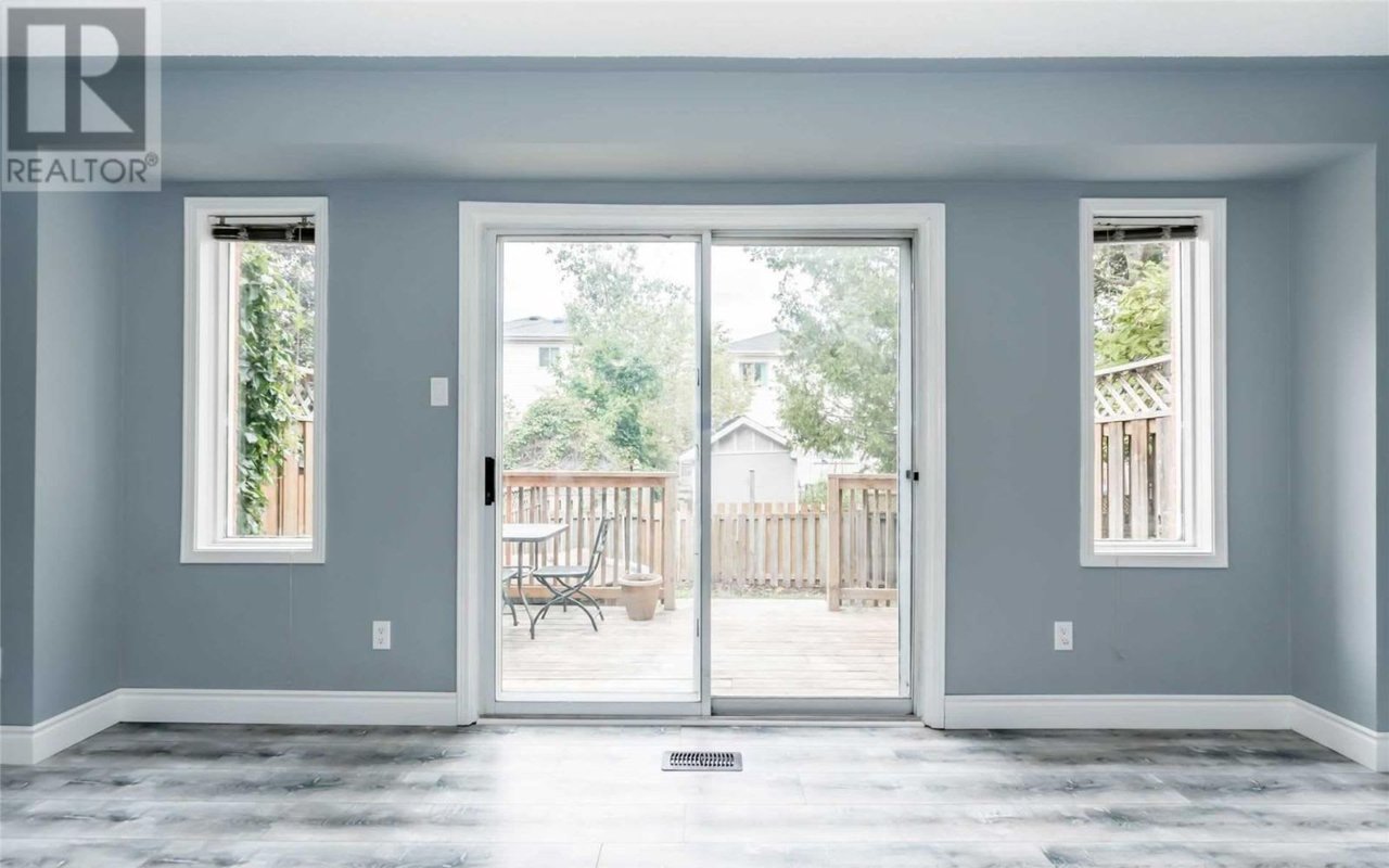 66 Potter Cres