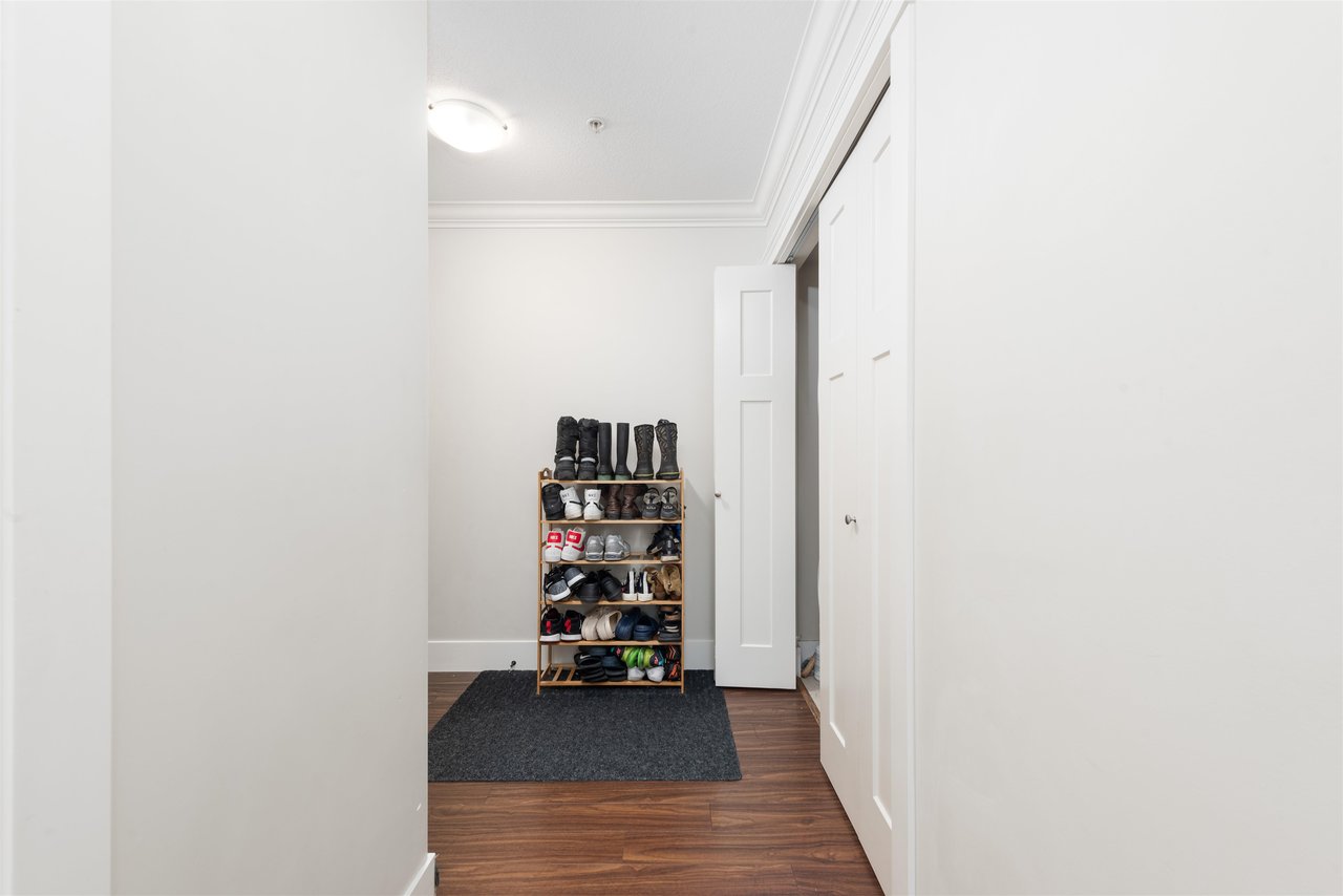 212-2175 Fraser Ave