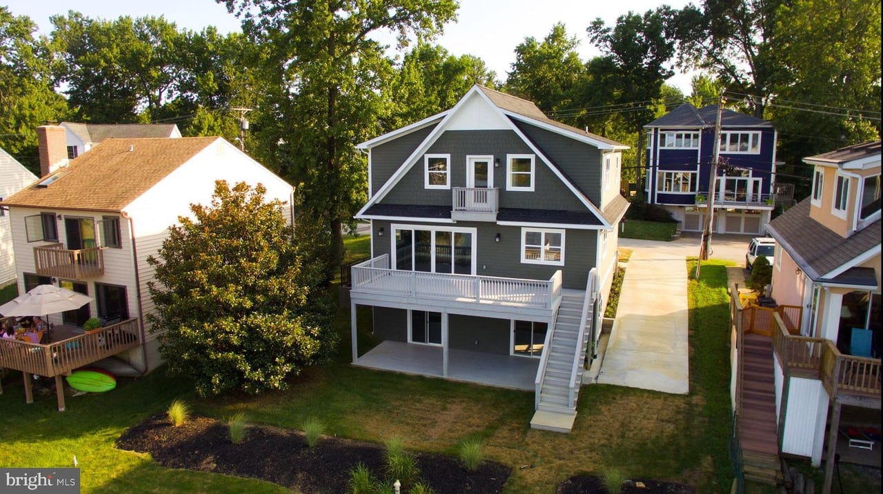 1326 Washington Dr