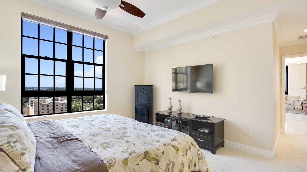 701 S Olive Ave, #1101