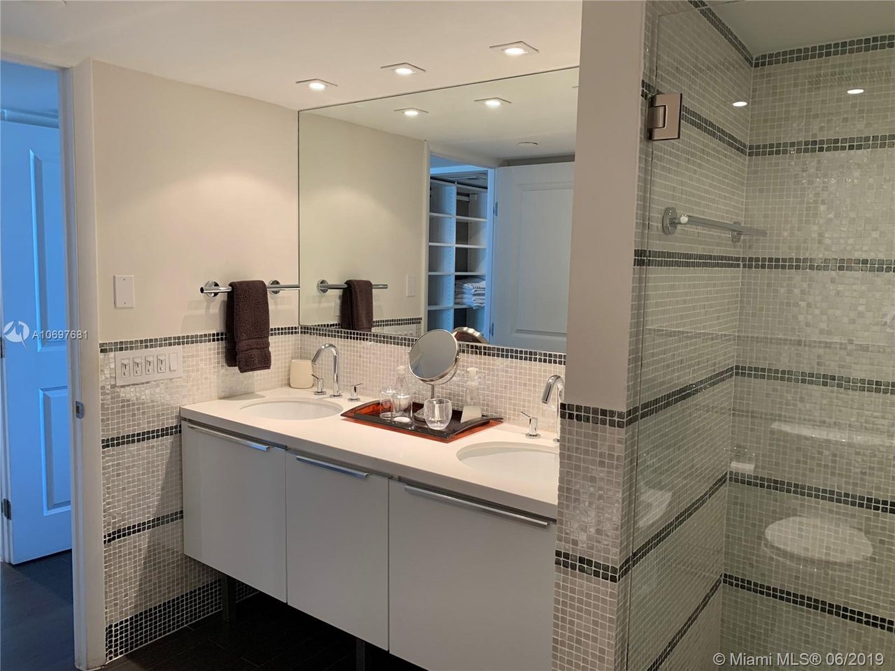 South Pointe Tower 810