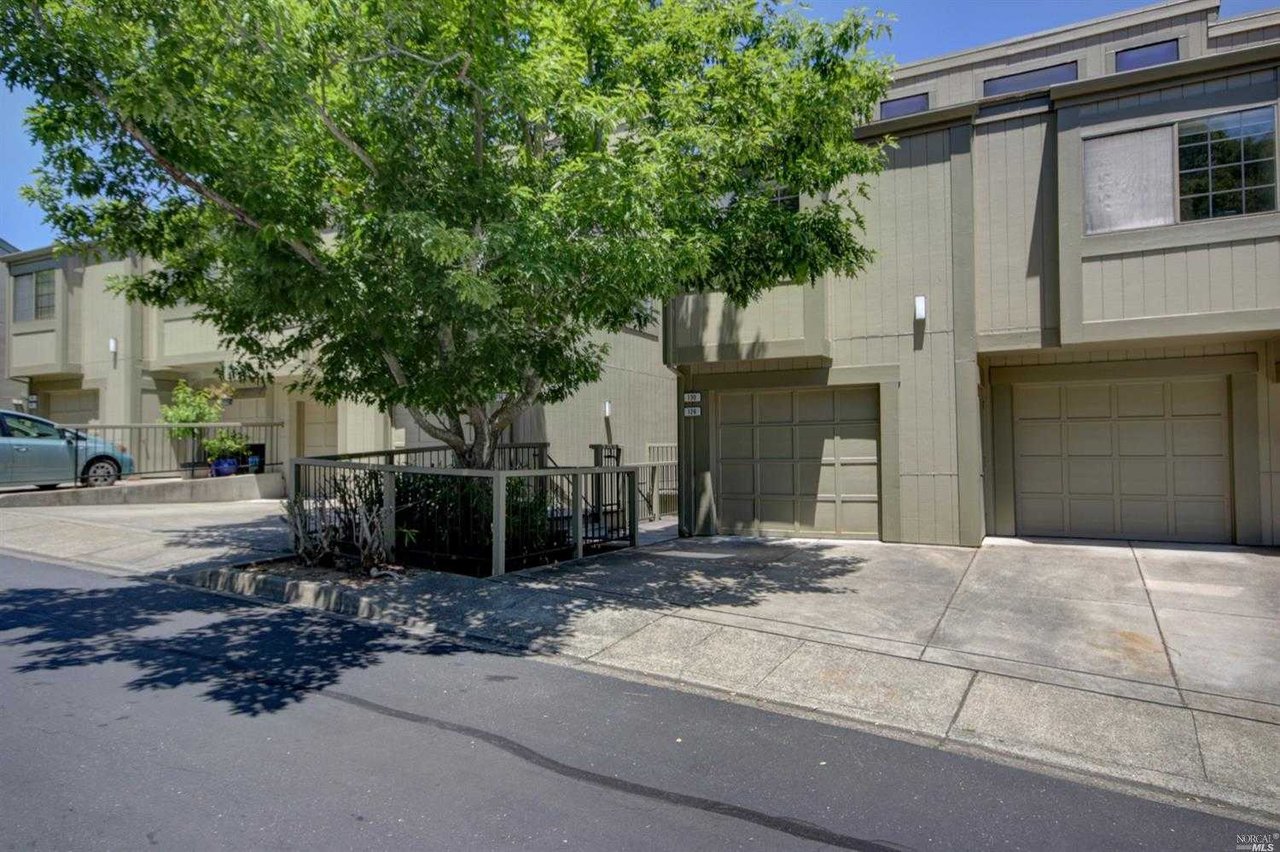 126 Pelican Lane