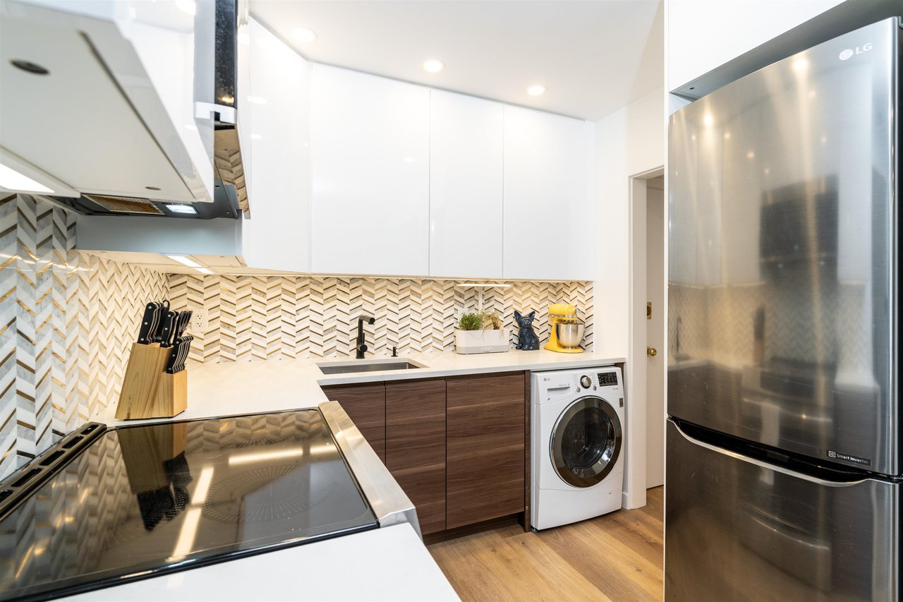 302-1050 Jervis St