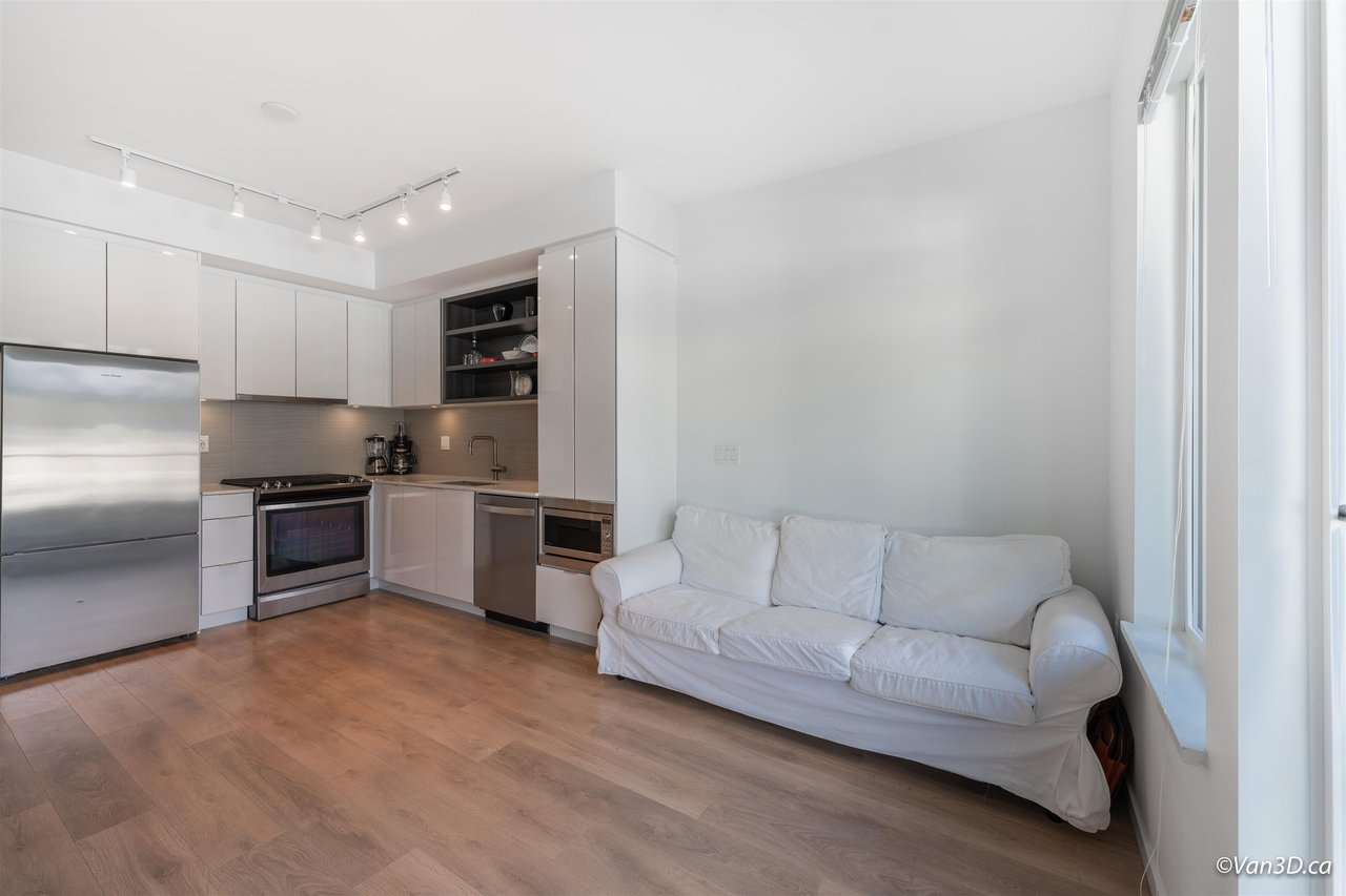 501-725 Marine Dr