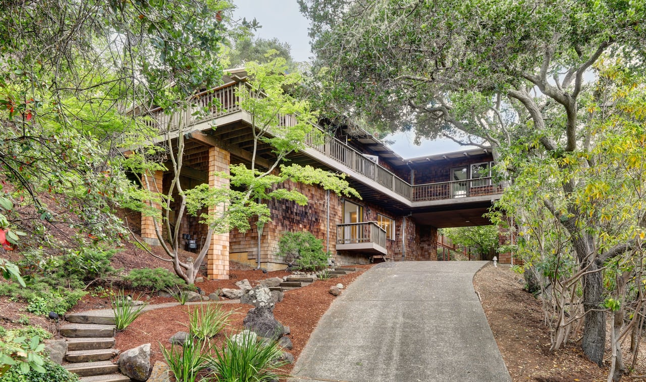 Rare Opportunity on Belvedere Island