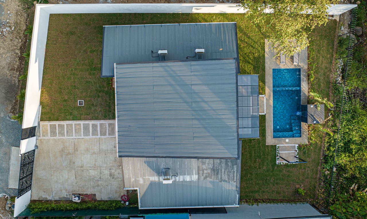 Brand new House in Uvita, 3 Bed, 2Bath. Walk to the Stores