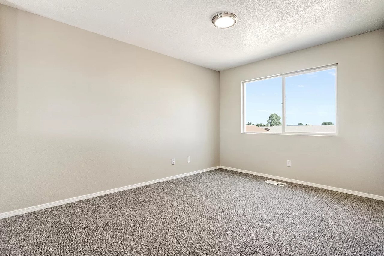 33 Violeta Place Los Lunas
