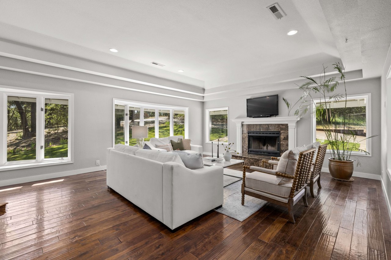 2880 Carlson Drive