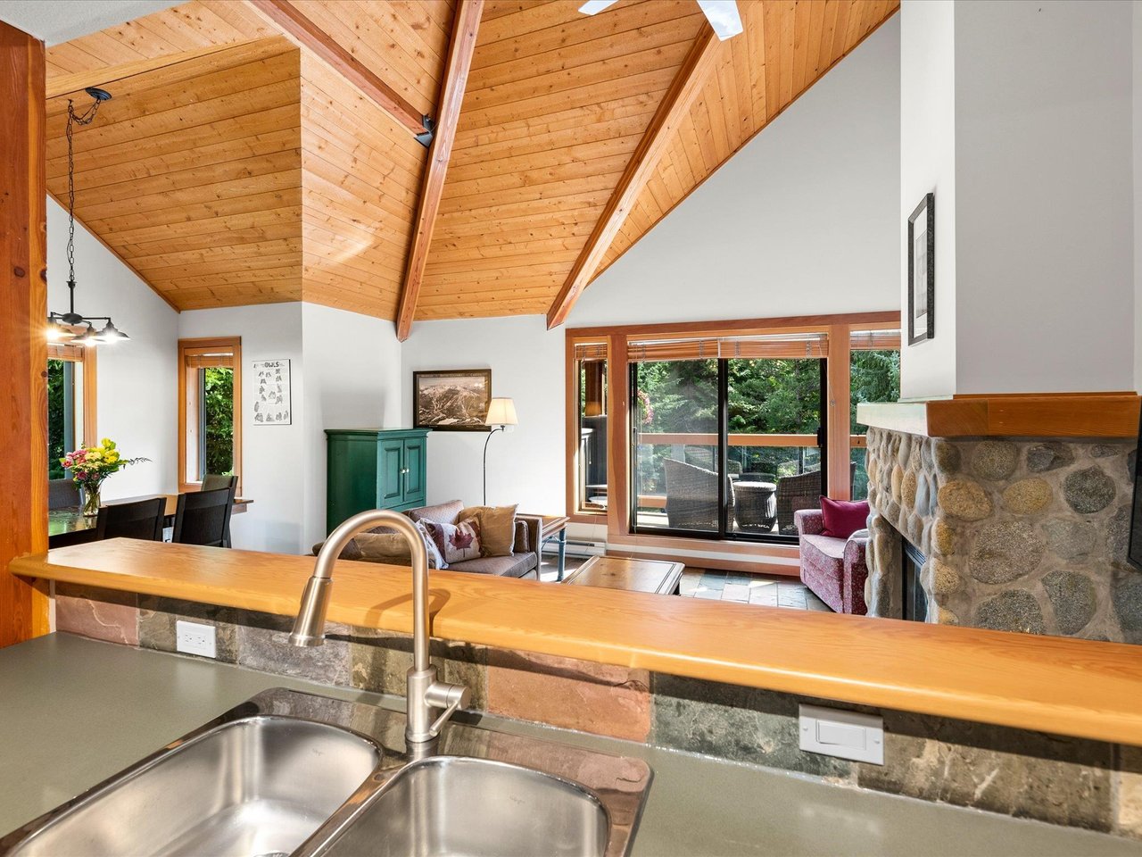 4658 Montebello Pl