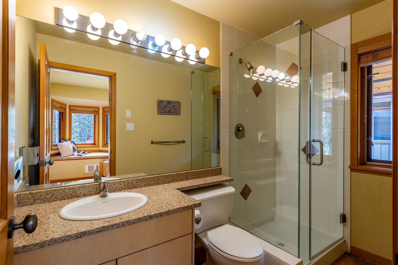 8107 Muirfield Cres