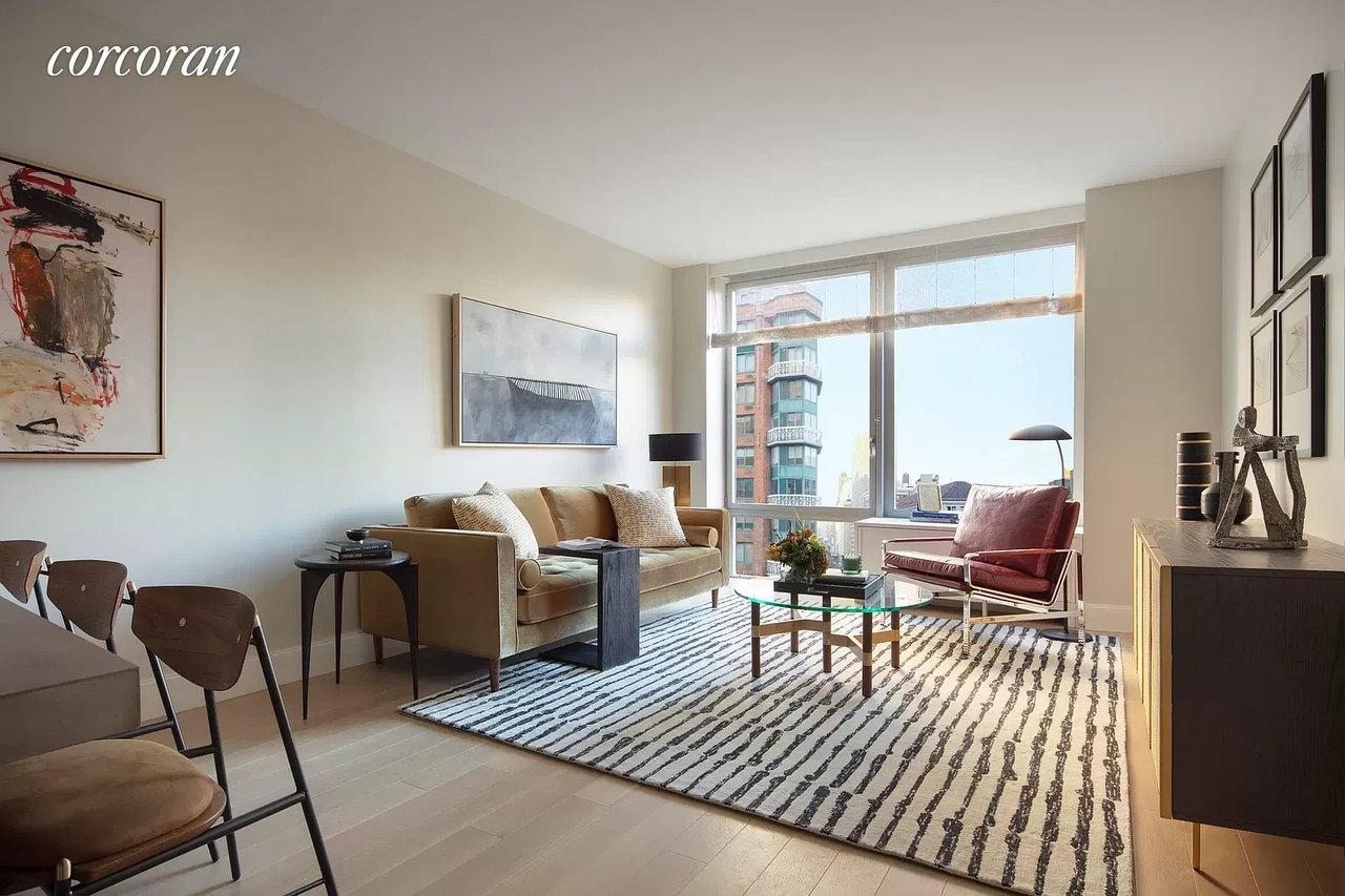 212 W 72 St #5G