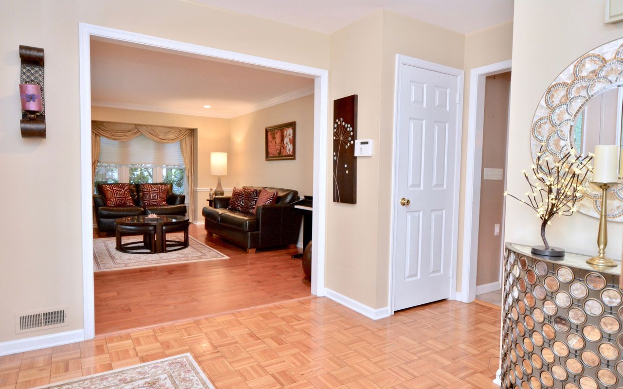 1 W CARTWRIGHT DR