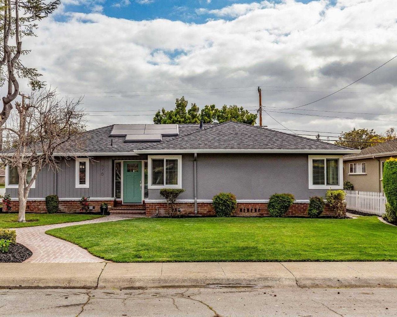 870 S Clover AVE