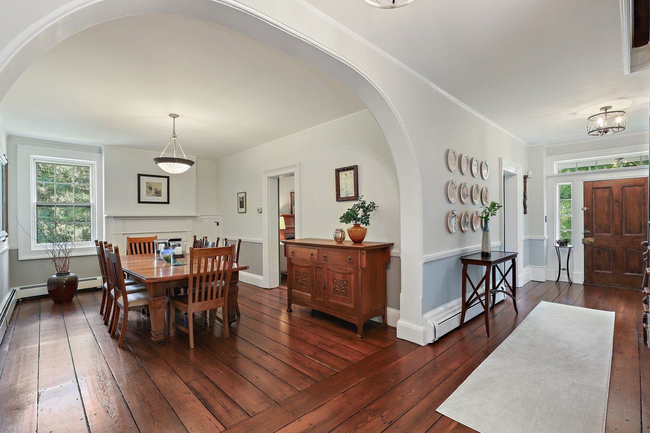 31 Plumbrook Road
