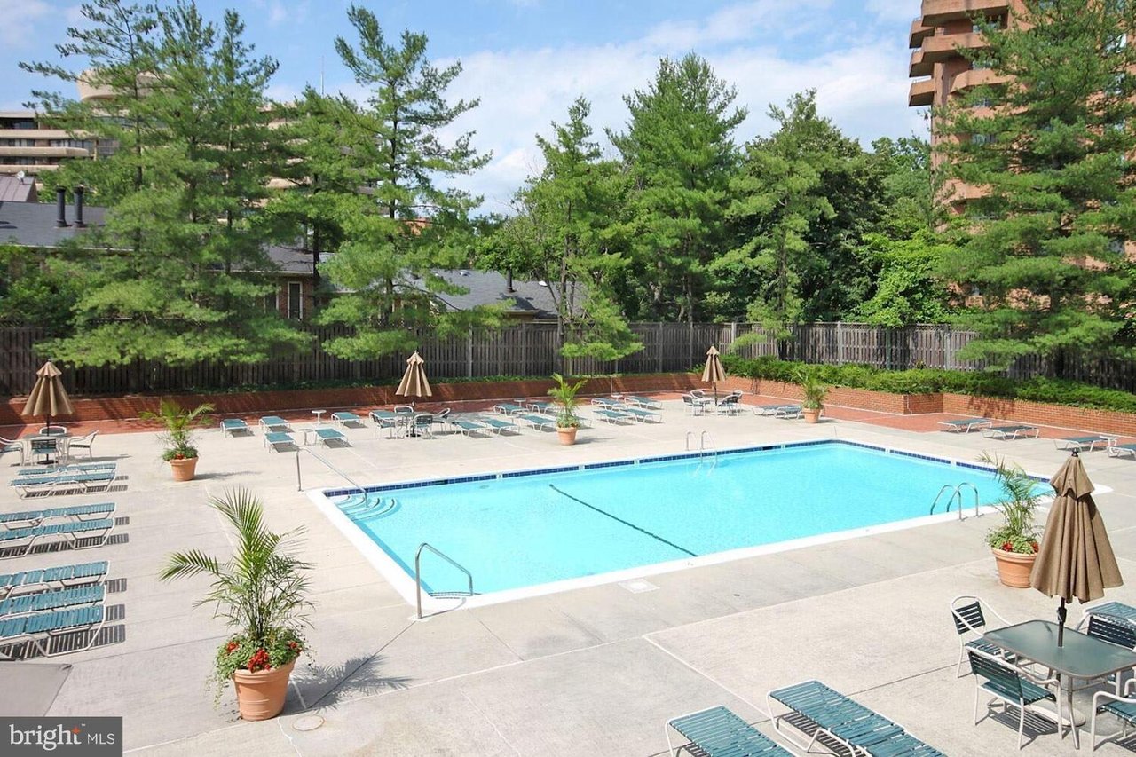 3275 Sutton Pl NW, #B