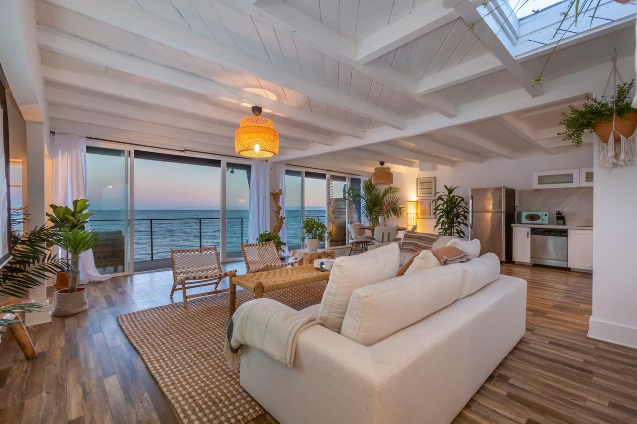 MALIBU BEACH HOUSE 48