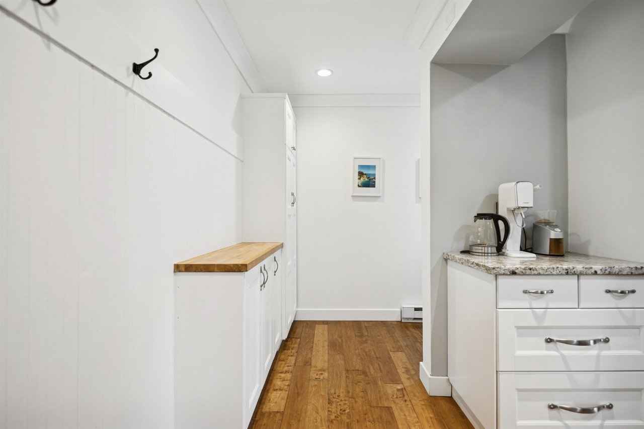 202-1157 Nelson St