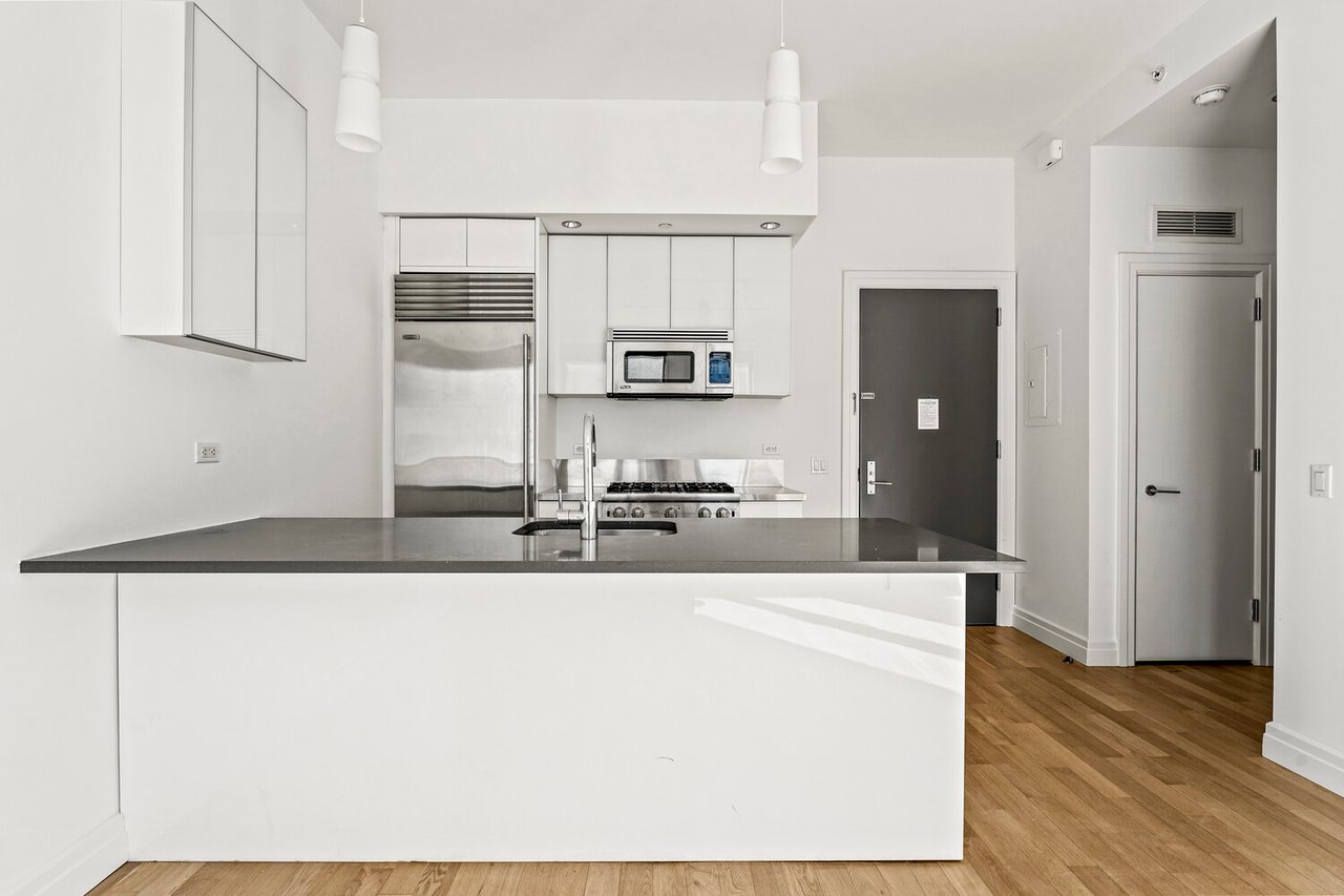 550 West 54th Street, Apt 24Y