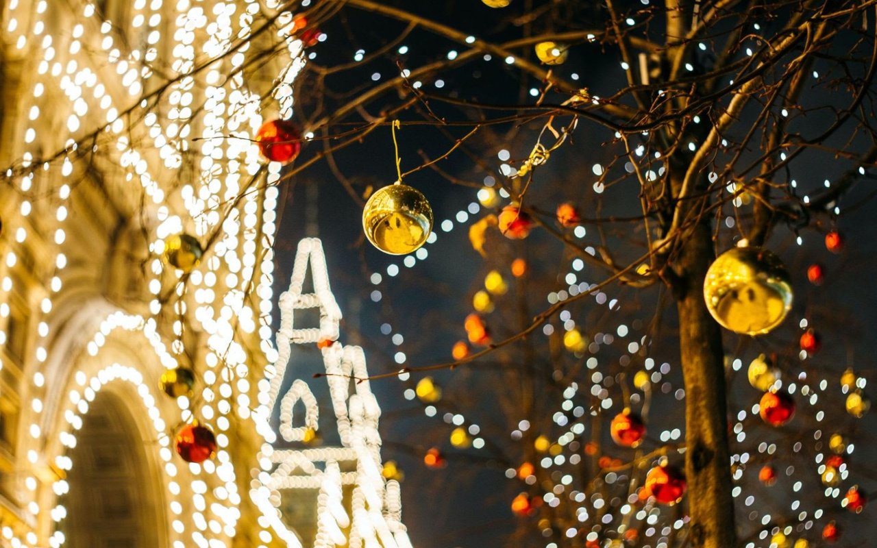 12 Ways to Enjoy the Holiday Season in Seattle and Bellevue