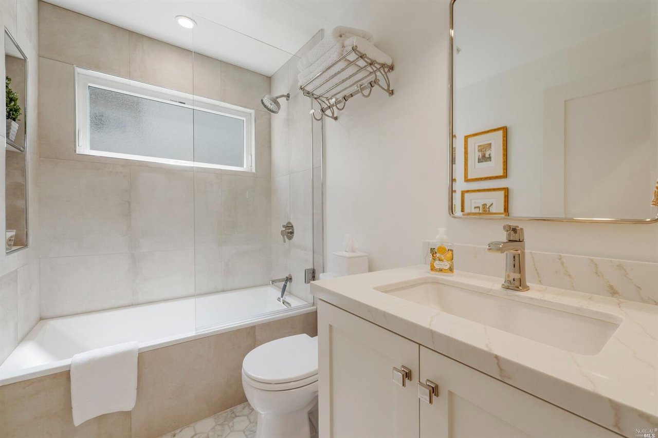 1125 S Eliseo Dr
