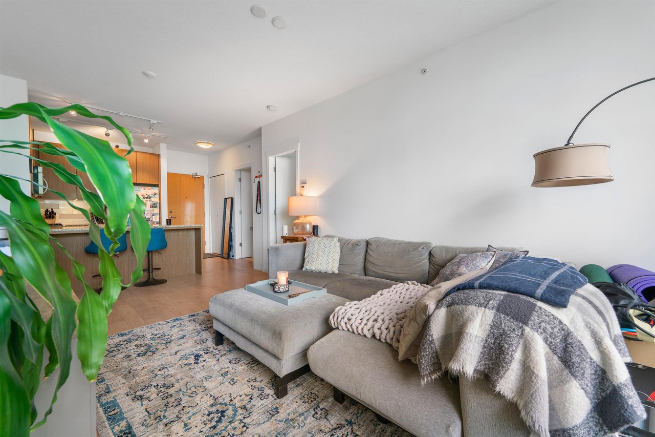 312-135 W 2nd St