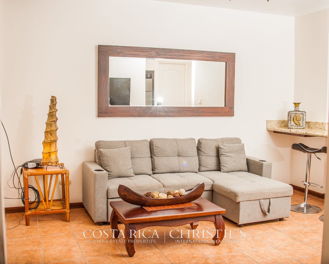 Juncos 11, 2 Bed Condo within walking distance to the Beach