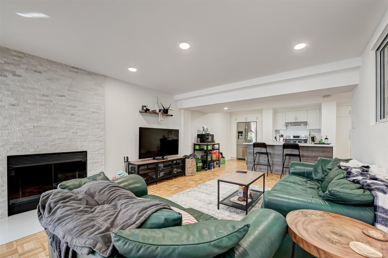 26 Bethune Blvd
