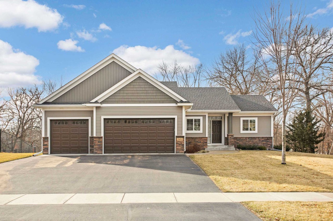 exterior view of a Twin Cities Mn home sold by A Good Life Group real estate team