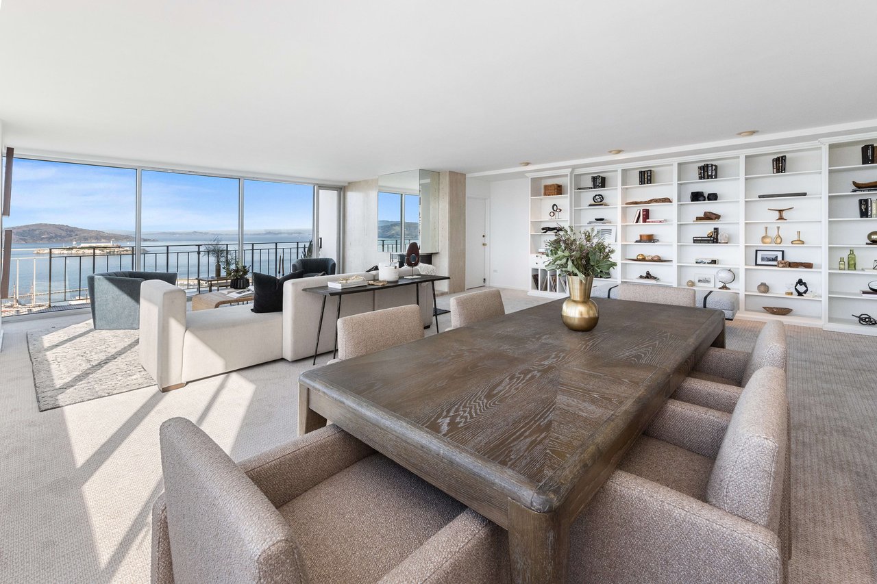 Three Bedroom Apartment With Golden Gate View