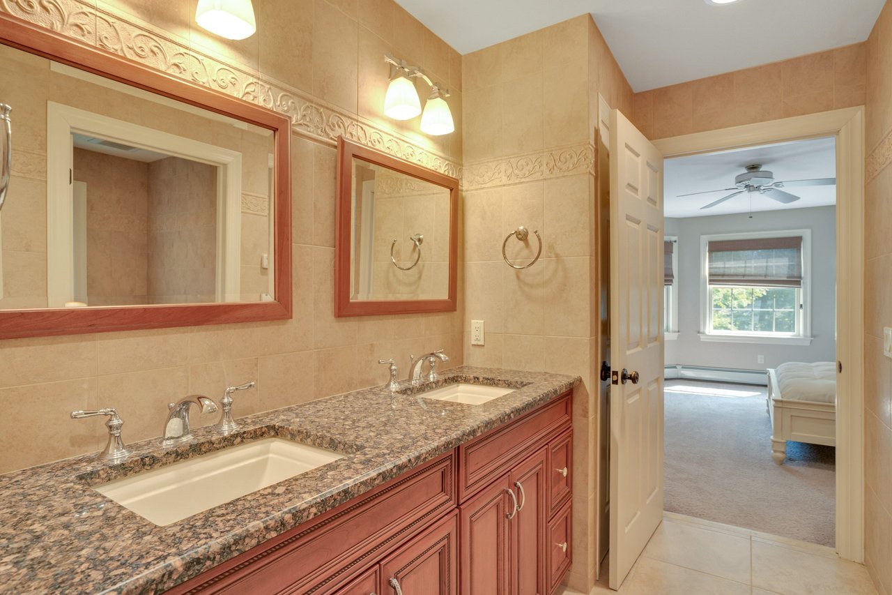 8 Glenbrook Drive