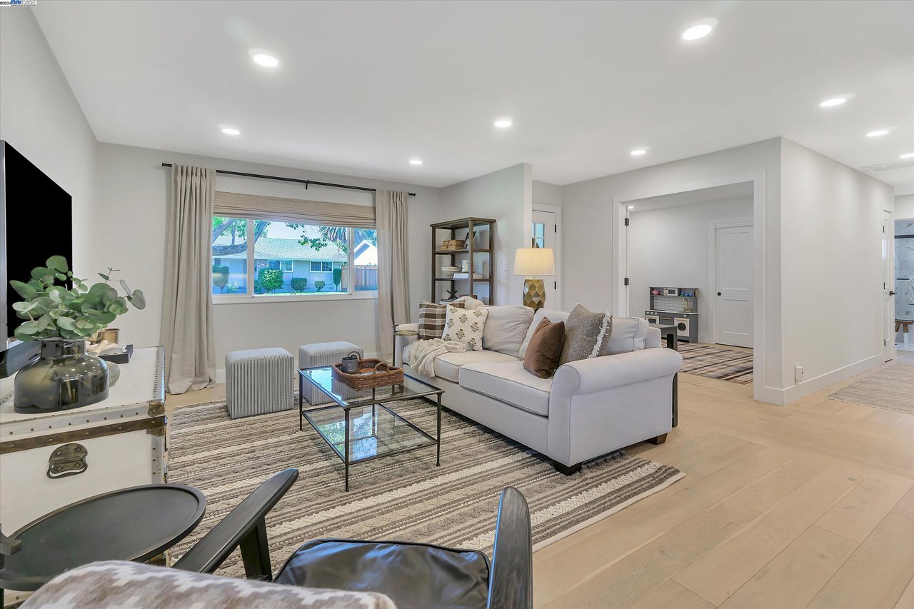 926 Amhurst Ct