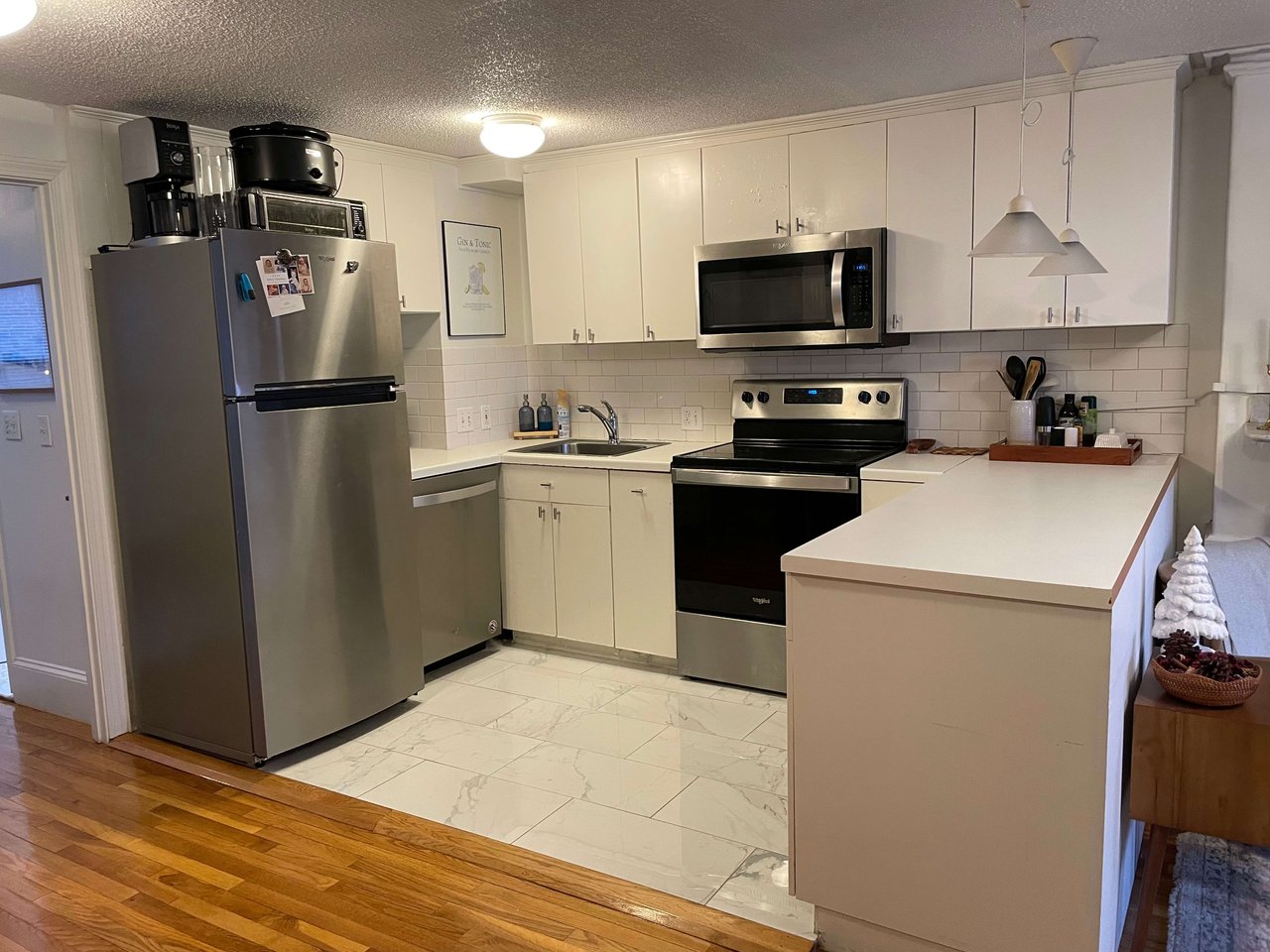 JULY - Appleton Street 2 bed 2 bath w. Private Patio & Laundry - Pets Negotiable!  HEAT AND HW incl! 