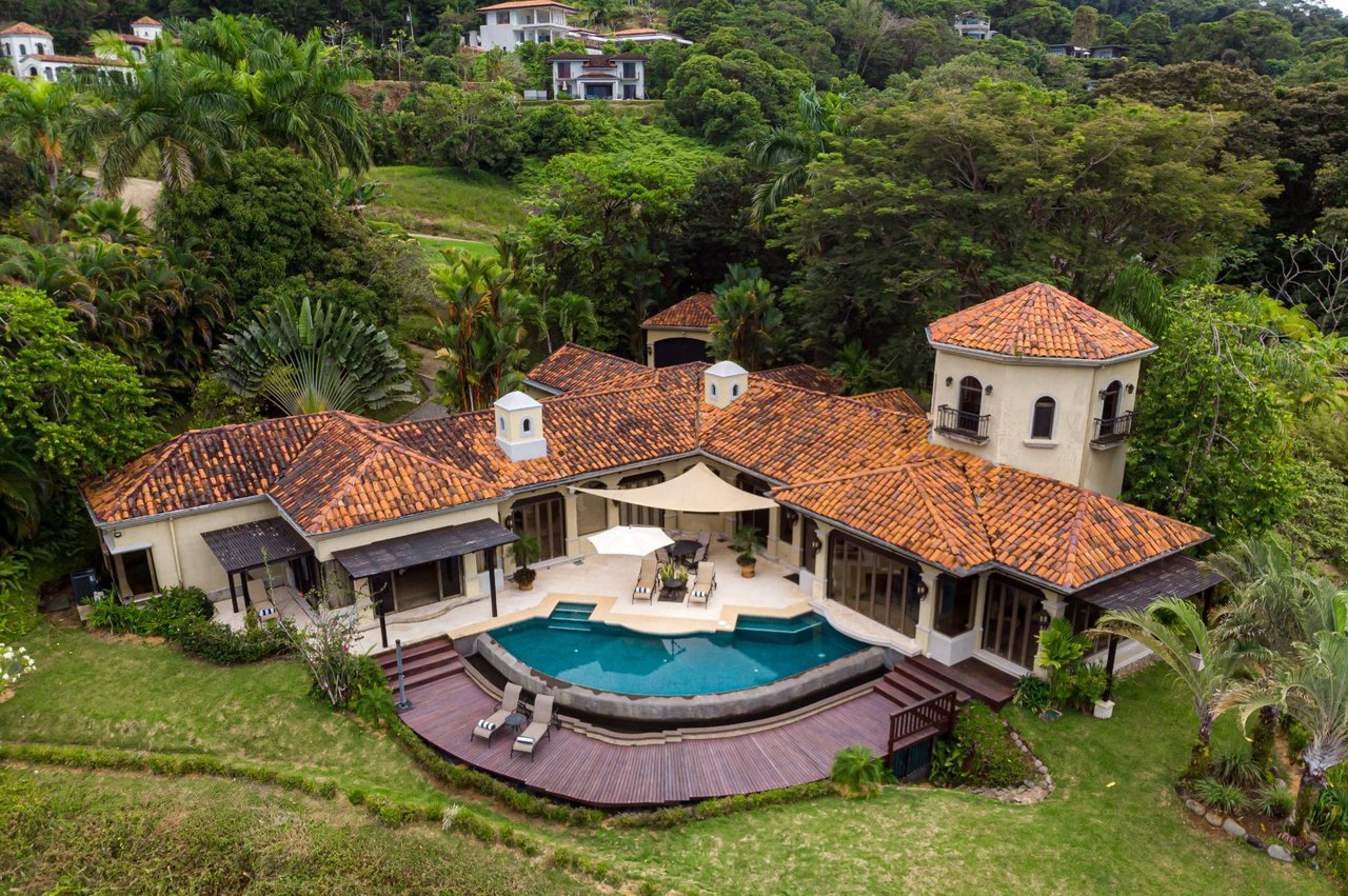 Colonial Ocean View Villa, Dominical, Puntarenas