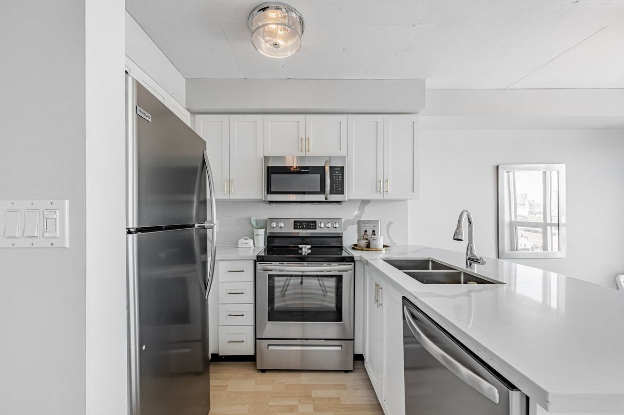 Experience Penthouse Living 