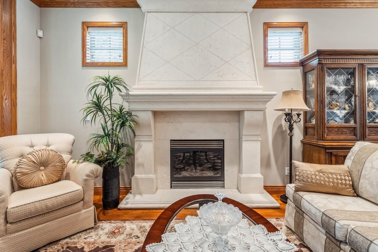 2806 W 12th Ave
